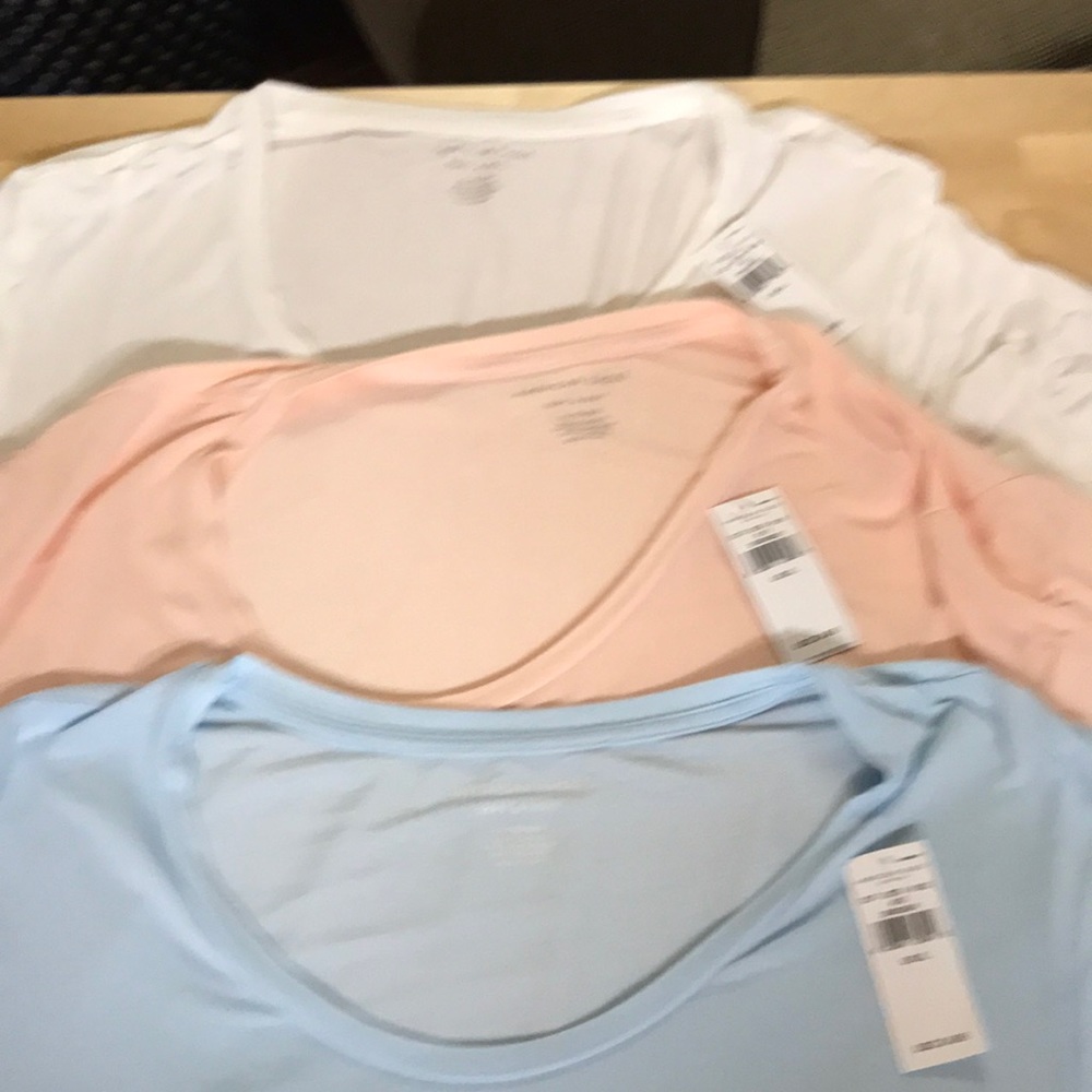 3 American eagle scooped neck tees